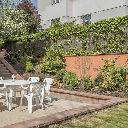 Garden Grape House דירה